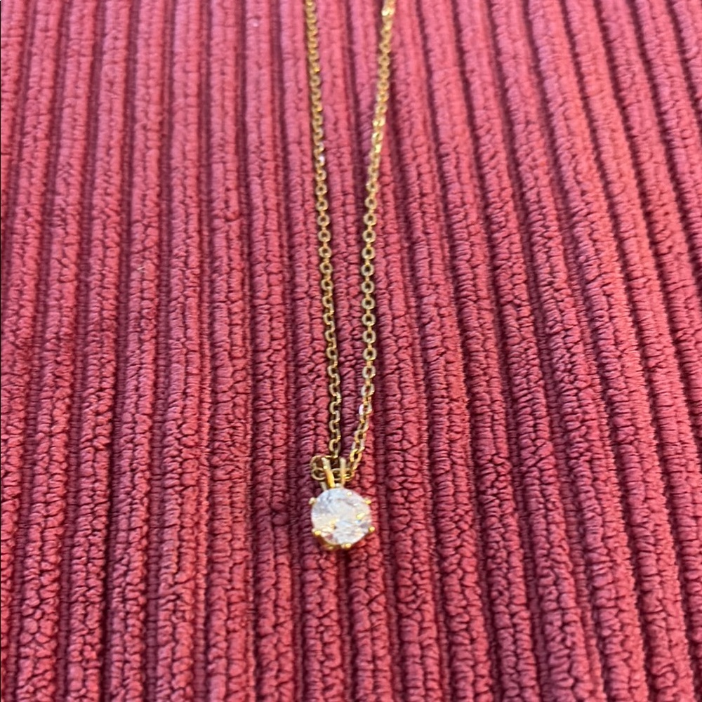 Elegant Gold Necklace with Crystal Pendant